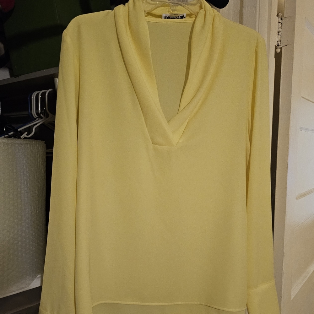 Calvin KleinLong Sleeve Draped V Neck Top - Picture 2 of 4